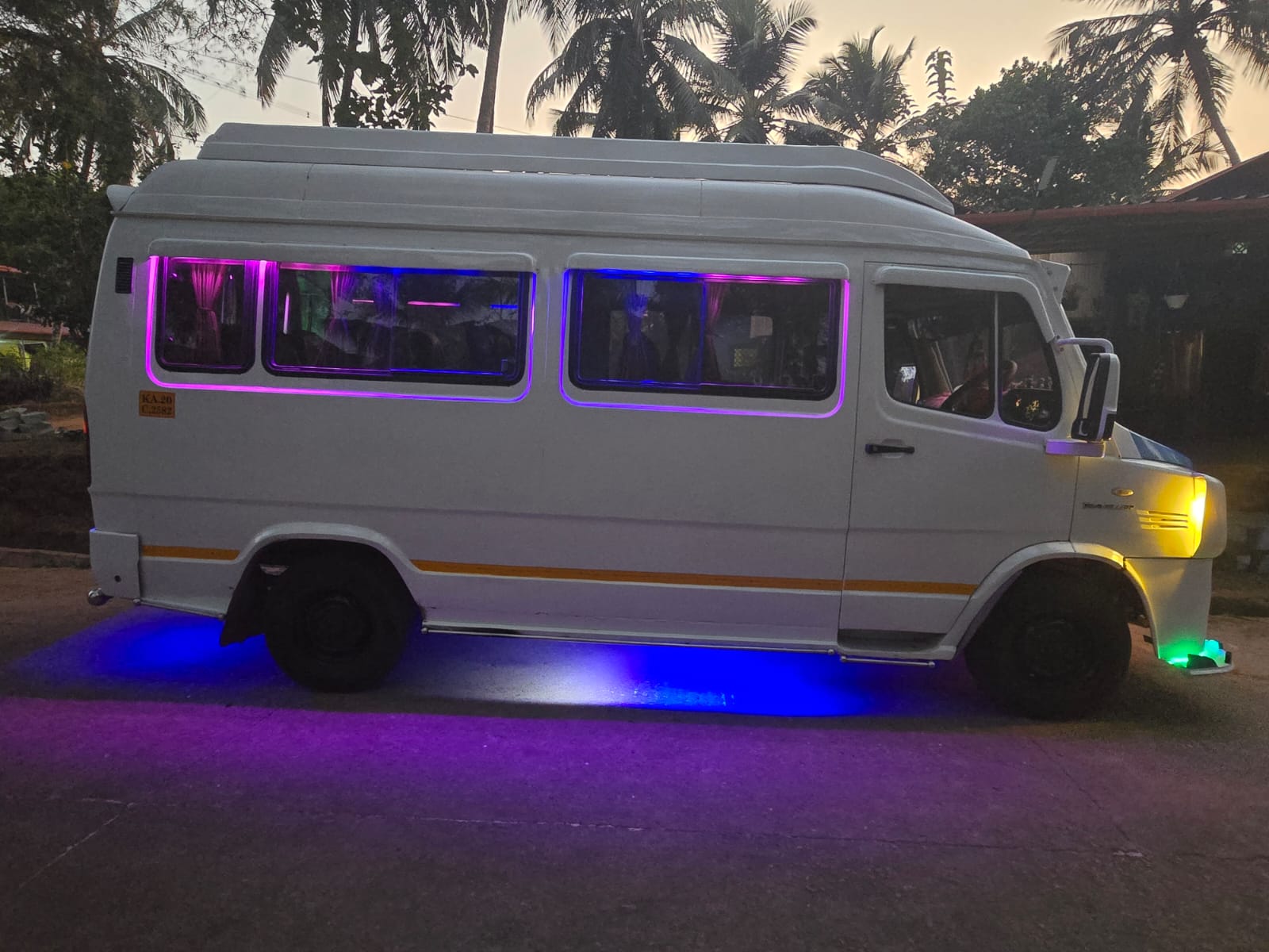 Force Tempo Traveller